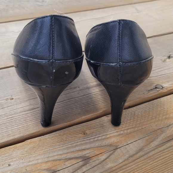 Liz Claiborne size 9 black heels - Picture 2 of 8